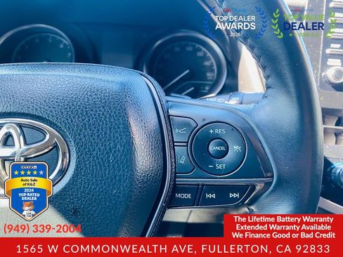 Used 2018 Toyota Camry SE FWD image 32
