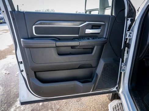 Used 2024 RAM 2500 Big Horn image 18
