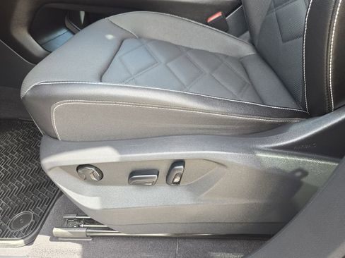 Used 2024 Volkswagen Atlas SE image 25