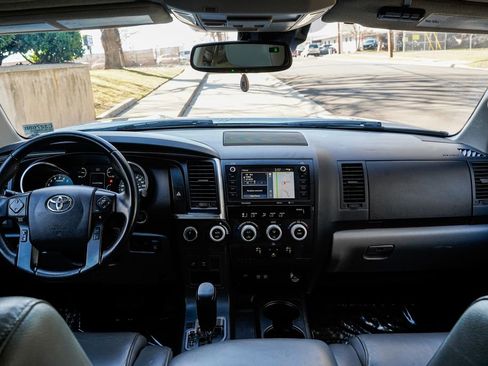 Used 2020 Toyota Sequoia SR5 w/ Premium Package image 11