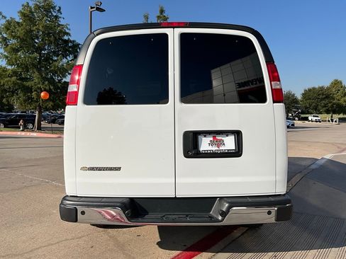 Used 2024 Chevrolet Express 3500 LT w/ LT Preferred Equipment Group image 7