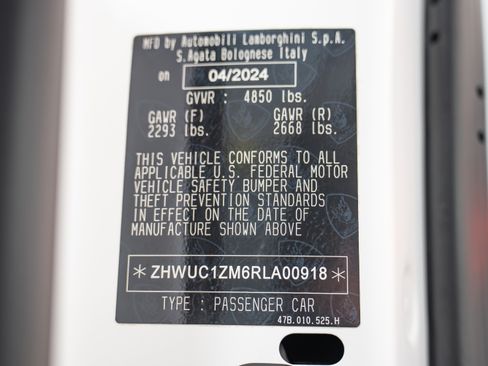 Used 2024 Lamborghini Revuelto AWD/4WD image 17