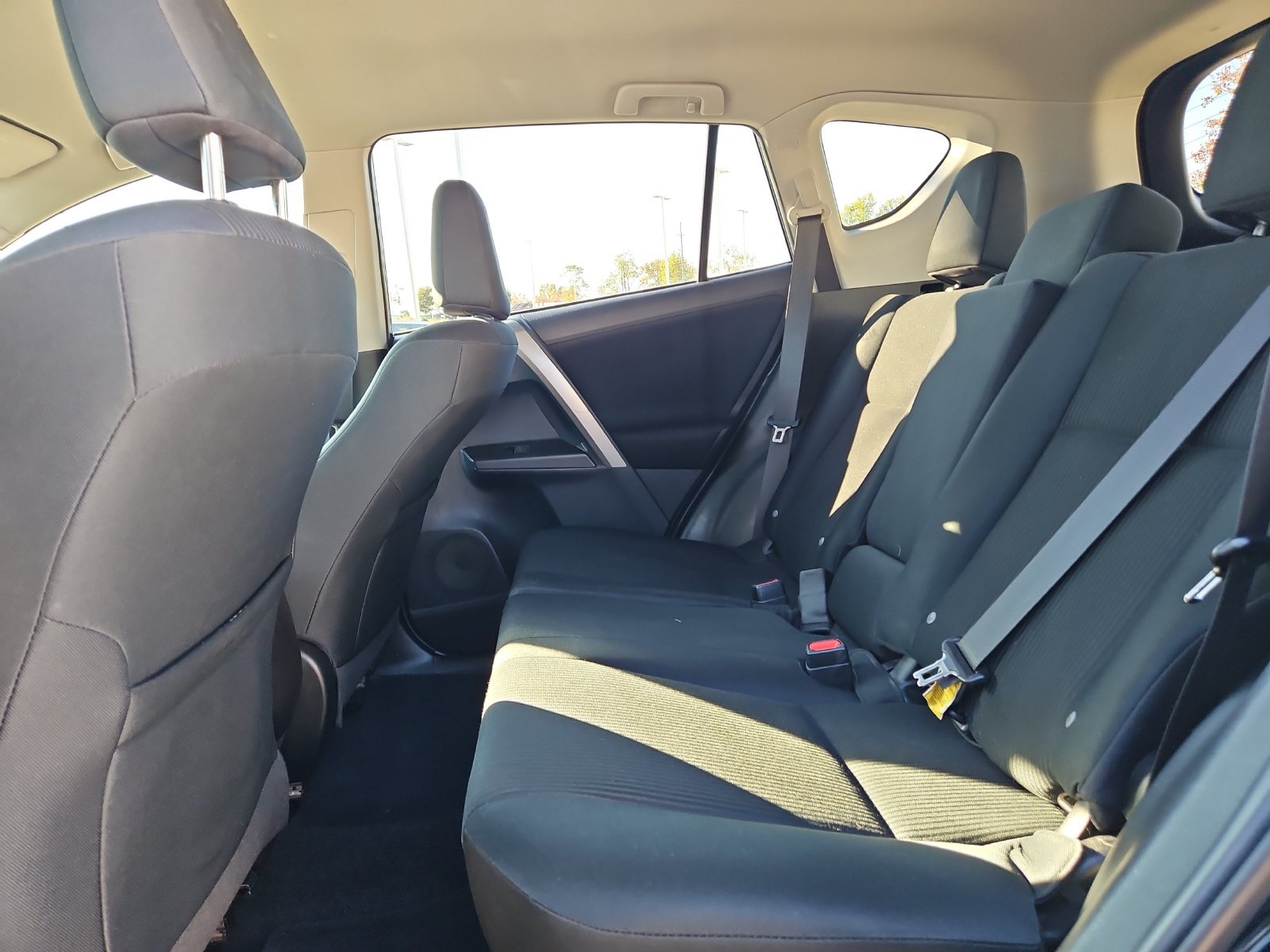 Certified 2018 Toyota RAV4 LE w/ Carpet Mat Package AWD/4WD image 14