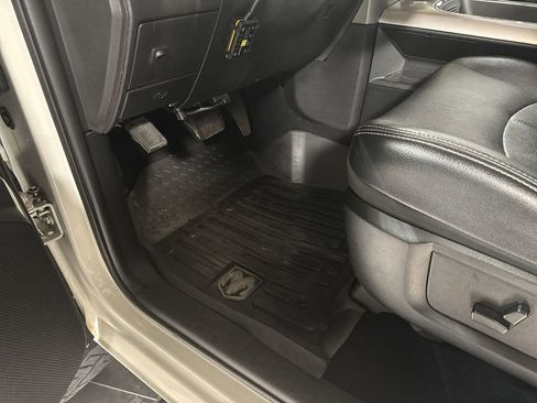 Used 2018 RAM 2500 Laramie w/ Sport Appearance Group image 19