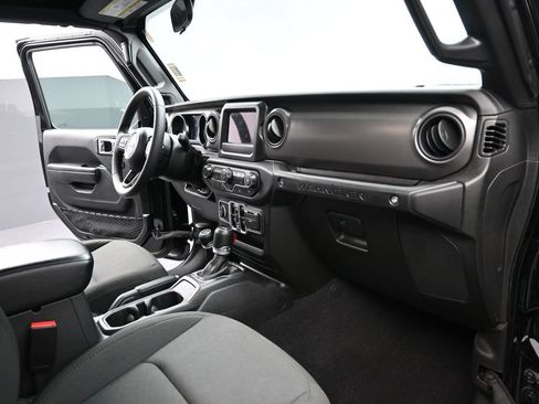 Used 2023 Jeep Wrangler Unlimited AWD/4WD image 23