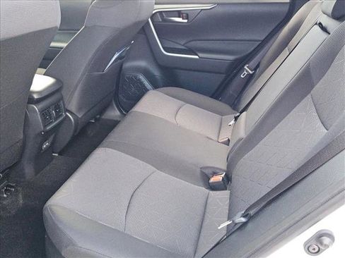 Used 2025 Toyota RAV4 XLE image 18