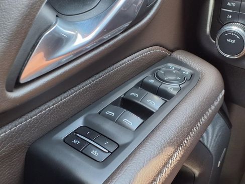 Used 2024 GMC Yukon Denali AWD/4WD image 40