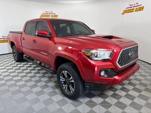 Used 2019 Toyota Tacoma TRD Sport image 8