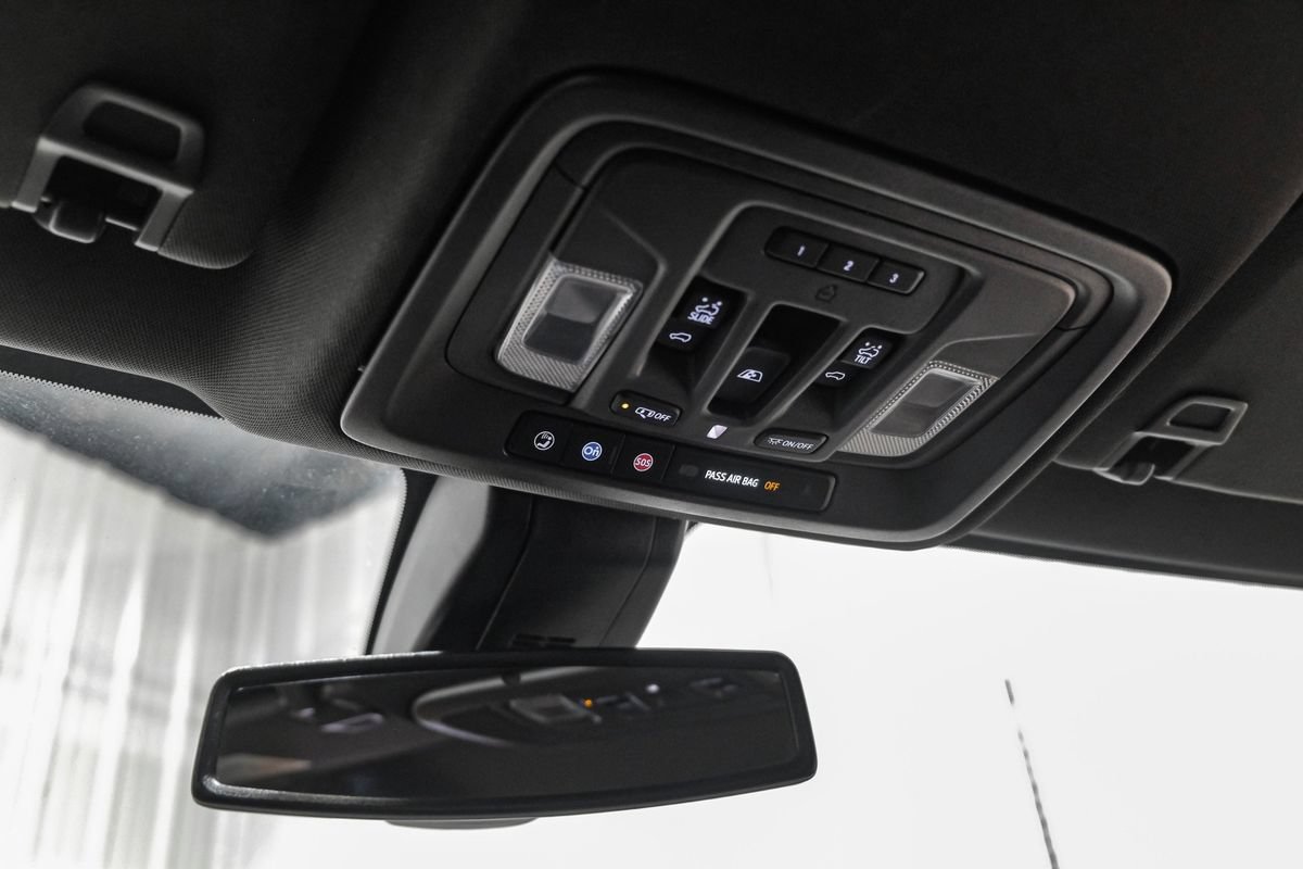 Used 2023 GMC Sierra 3500 Denali AWD/4WD image 24
