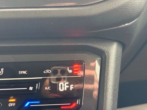 Used 2022 Volkswagen Tiguan SE w/ Panoramic Sunroof Package image 79