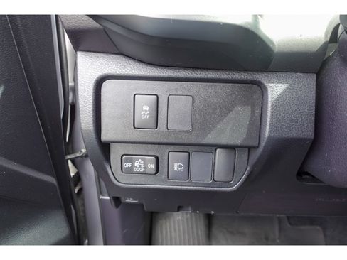 Used 2021 Toyota Tacoma SR AWD/4WD image 12