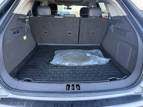 Used 2020 Lincoln Nautilus Reserve w/ Equipment Group 201A image 5