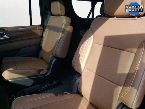 Used 2024 Chevrolet Suburban High Country image 13