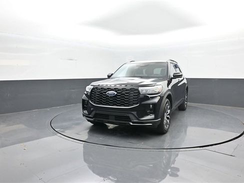 New 2026 Ford Explorer ST-Line image 3