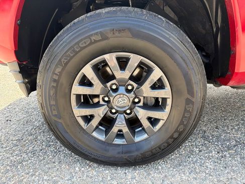 Used 2023 Toyota Tacoma SR5 AWD/4WD image 10