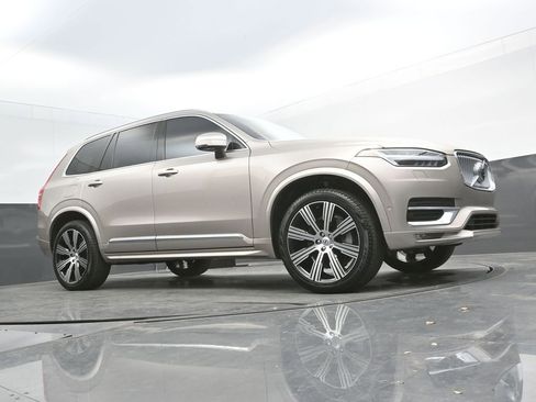 Certified 2024 Volvo XC90 B5 Plus image 37
