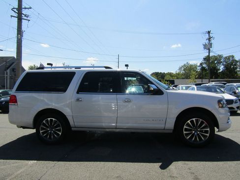 Used 2016 Lincoln Navigator L Select image 8
