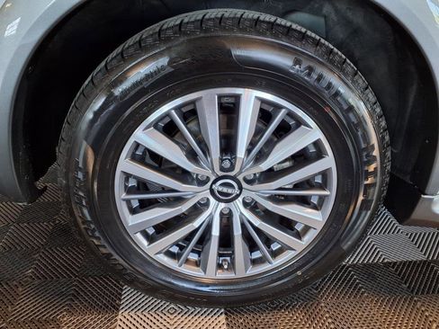 Used 2022 Nissan Armada SL w/ Captain's Chairs Package image 9