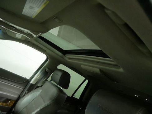 Used 2016 GMC Yukon Denali w/ Open Road Package image 10