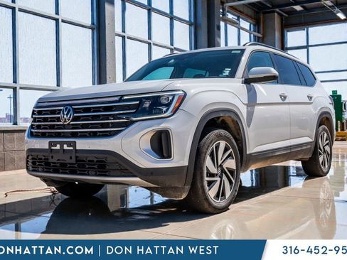 Used 2025 Volkswagen Atlas SE AWD/4WD image 1