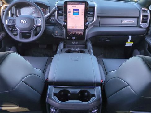 New 2026 RAM 2500 Laramie AWD/4WD image 16