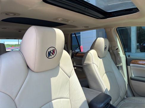 Used 2008 Buick Enclave CXL w/ Entertainment Package #3 FWD image 24