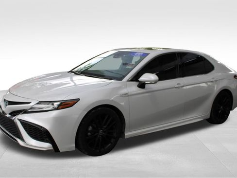Used 2021 Toyota Camry XSE FWD image 12
