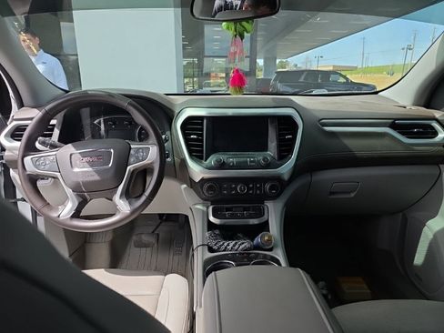 Used 2023 GMC Acadia SLT image 10