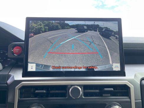 Used 2025 Toyota Tacoma TRD Sport AWD/4WD image 6