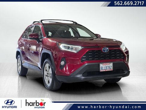 Used 2019 Toyota RAV4 XLE w/ Carpet Mat Package AWD/4WD image 1