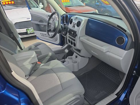 Used 2008 Chrysler PT Cruiser Touring FWD image 11