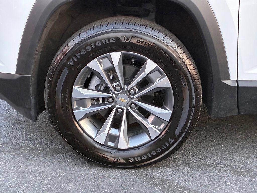 Used 2026 Chevrolet Equinox LT FWD image 46
