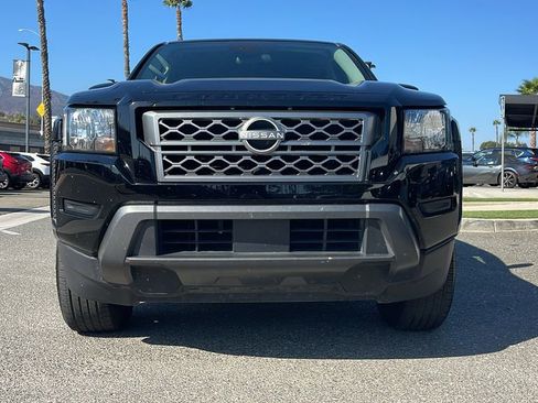 Used 2023 Nissan Frontier SV image 5