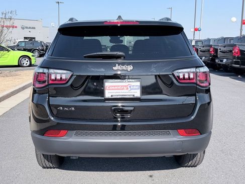 New 2026 Jeep Compass Latitude image 8
