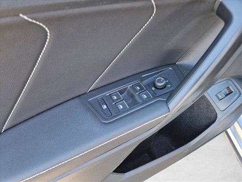 Used 2024 Volkswagen Tiguan SE FWD image 13