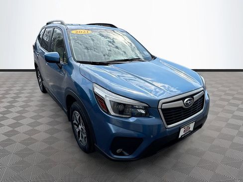 Used 2021 Subaru Forester Premium image 3