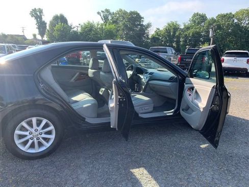 Used 2010 Toyota Camry XLE FWD image 11