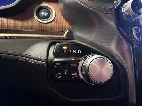 Used 2023 RAM 1500 Limited AWD/4WD image 17