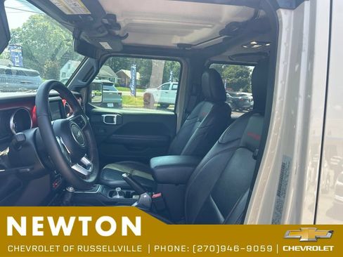 Used 2020 Jeep Gladiator Rubicon AWD/4WD image 4