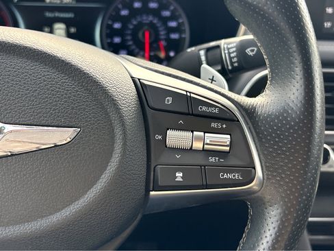 Used 2021 Genesis G70 2.0T image 18