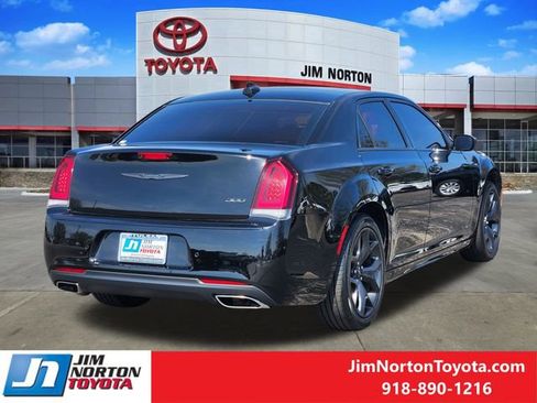 Used 2023 Chrysler 300 Touring L w/ Popular Equipment Group RWD image 6