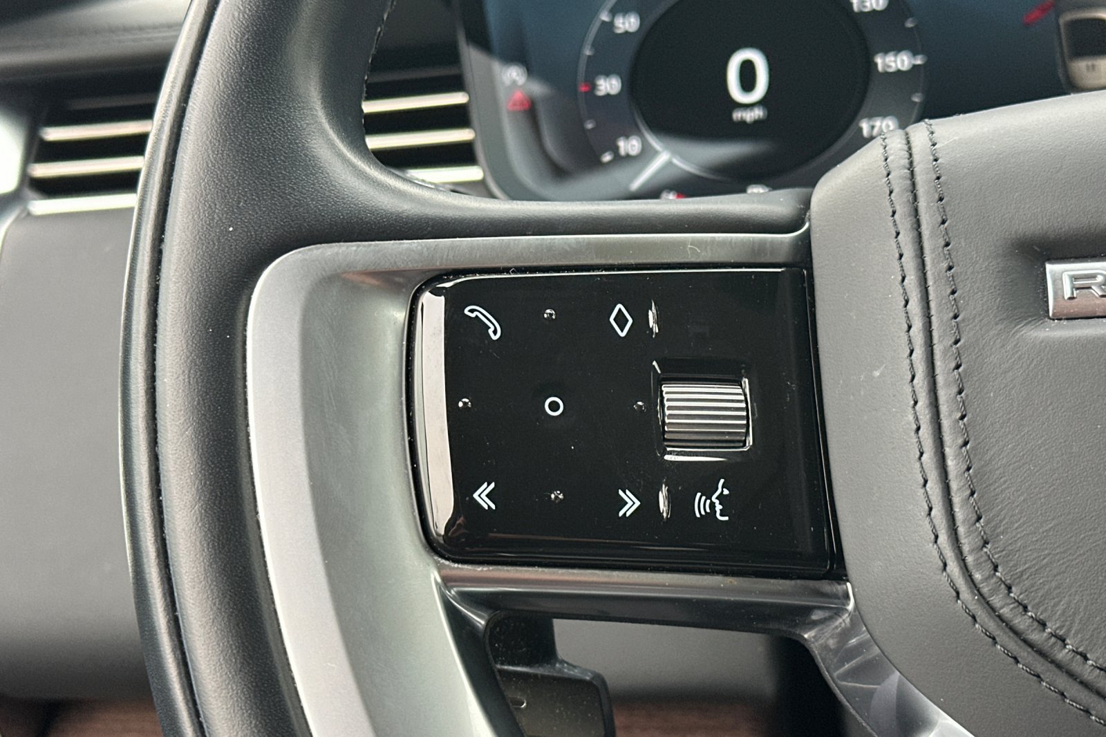 Used 2023 Land Rover Range Rover SE AWD/4WD image 30