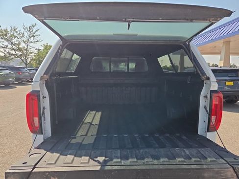 Used 2025 GMC Sierra 1500 AT4 w/ Technology Package AWD/4WD image 18