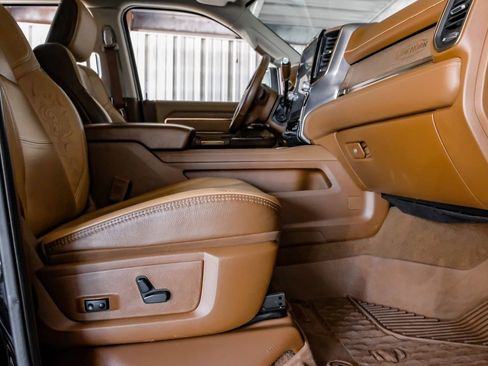 Used 2024 RAM 2500 Limited w/ Safety Group image 32