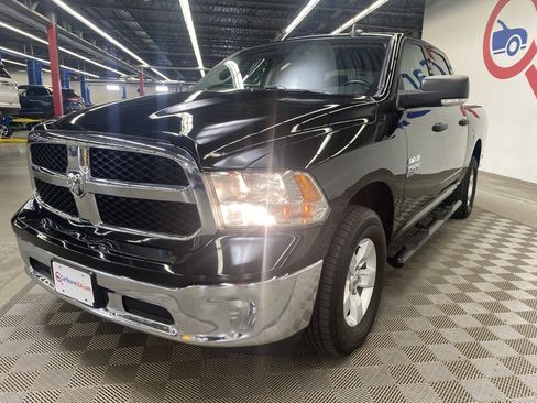 Used 2022 RAM 1500 Classic SLT w/ Electronics Group image 5