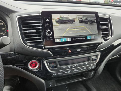 Used 2025 Honda Ridgeline Black Edition image 10