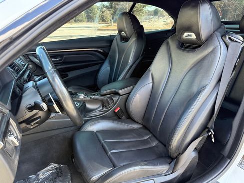 Used 2015 BMW M4 Convertible image 35