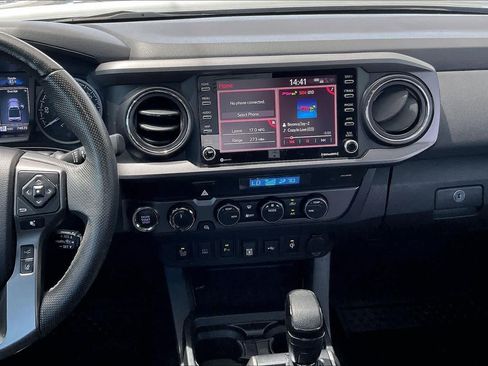 Used 2021 Toyota Tacoma TRD Off-Road w/ Technology Package AWD/4WD image 8
