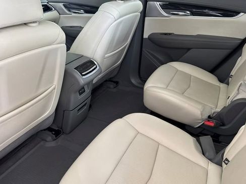 Used 2020 Cadillac XT6 Premium Luxury image 12