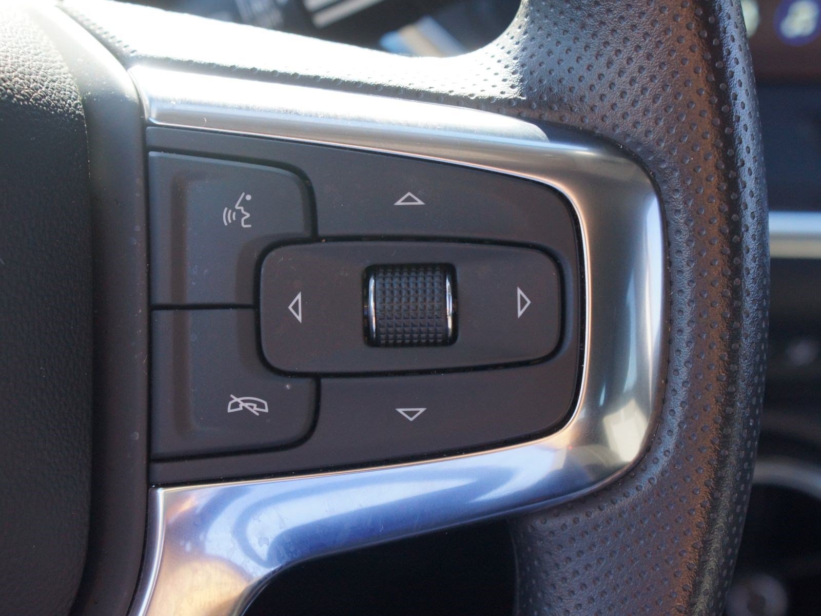 Used 2026 Chevrolet Blazer LT FWD image 10